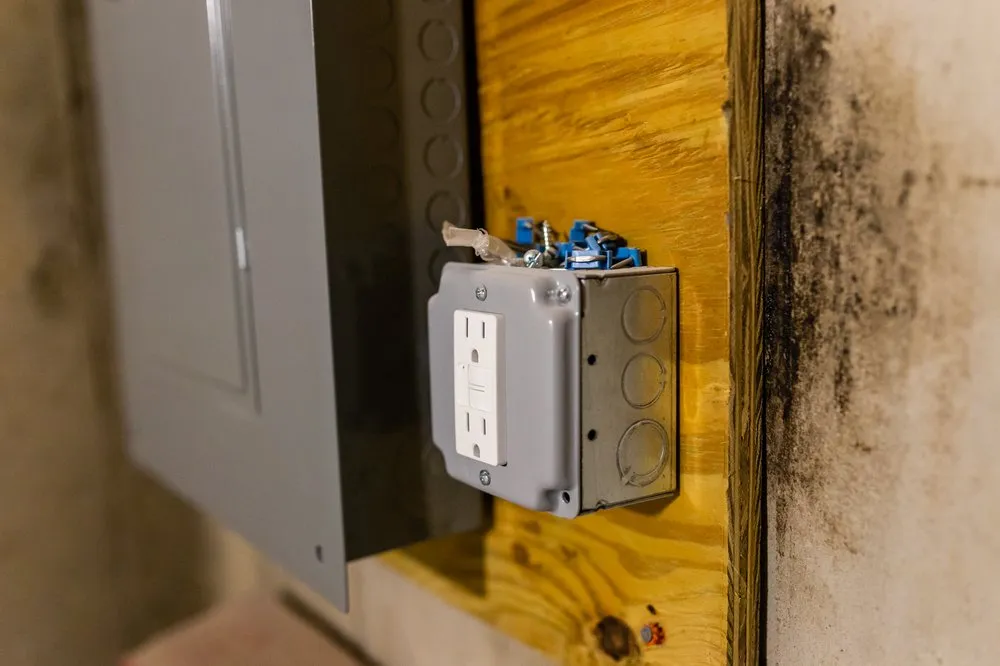 Slide of J & M Electrical