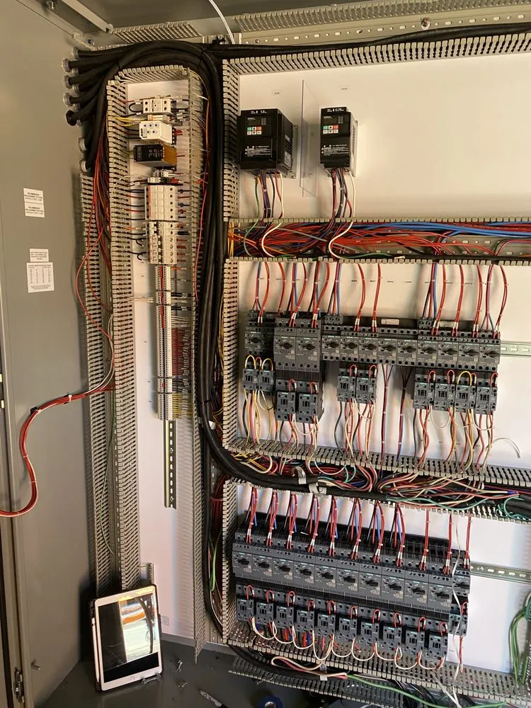 Slide of J & R Electrical Services