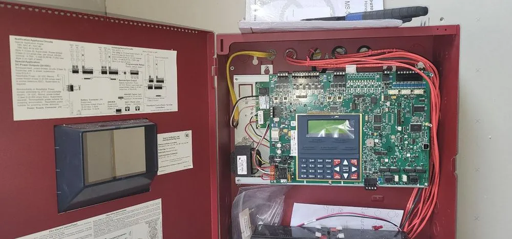 Reliable electrician providing electrical repair in , 