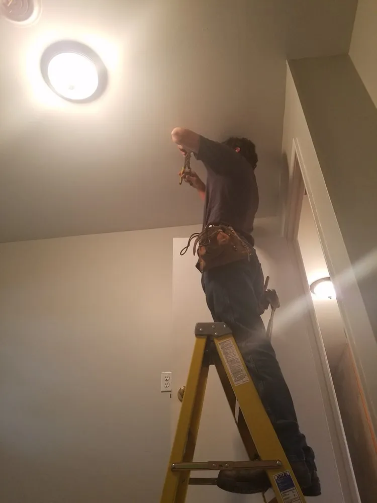 Licensed electrician providing wiring installation in Brimfield, IL - J-Horn Electric