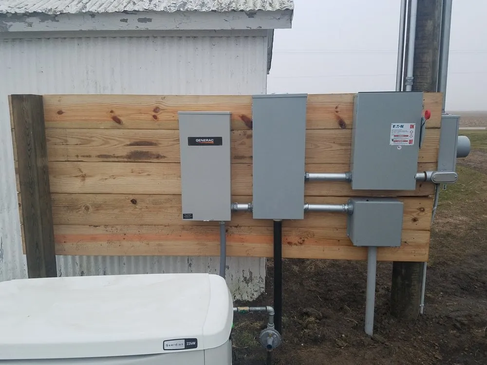 Reliable electrician providing lighting installation in Brimfield, IL - J-Horn Electric