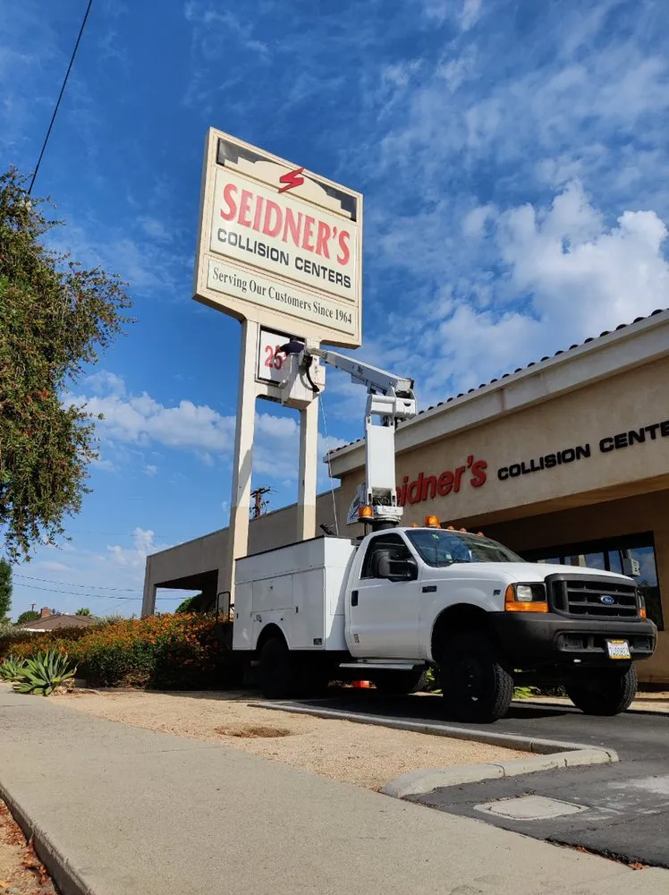Reliable electrician providing emergency electrical service in City of Industry, CA - J Power Electric