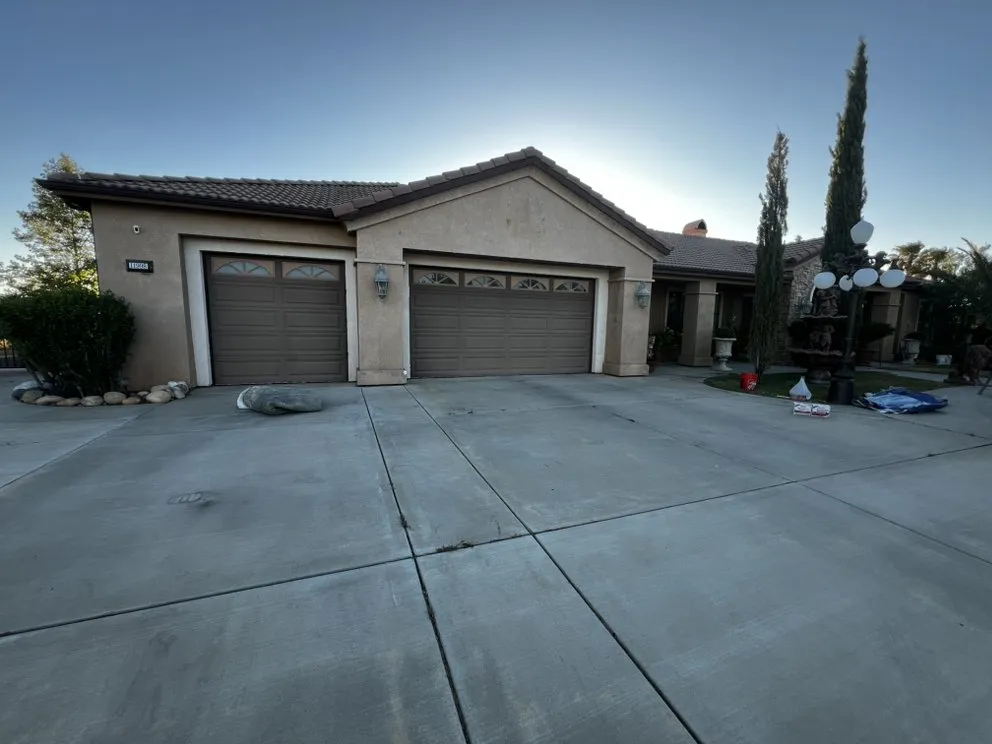 Slide of J Villegas Handyman