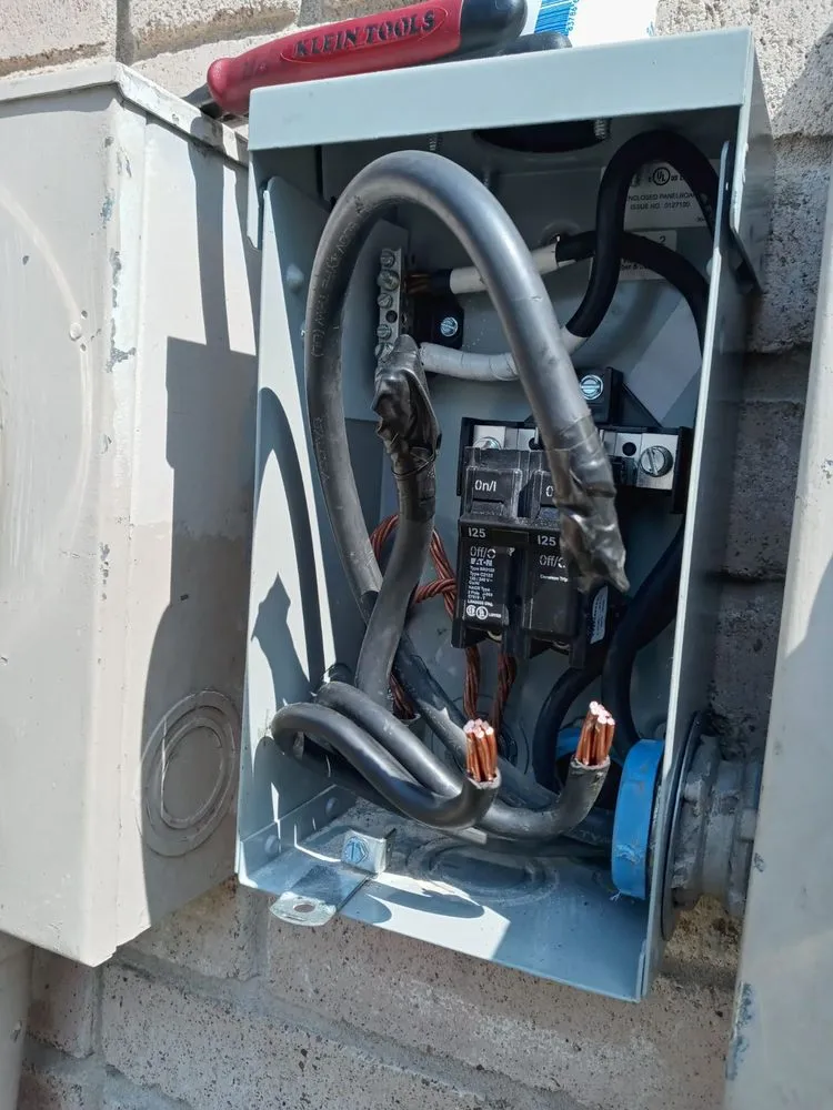 Certified electrician providing emergency electrical service in , 