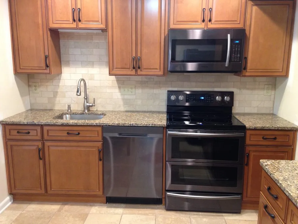 Reliable electrician providing emergency electrical service in , 