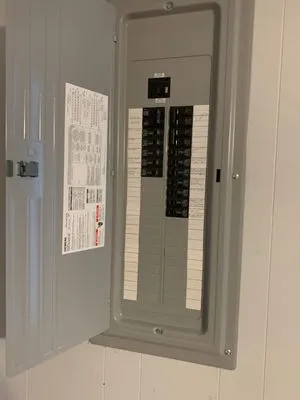 Jack Flash Electric Logo