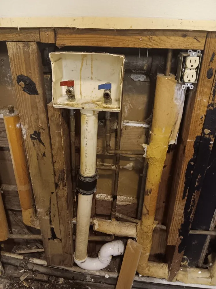 Affordable outlet and switch repair experts serving Middleburg, KY - Jack of All Trades