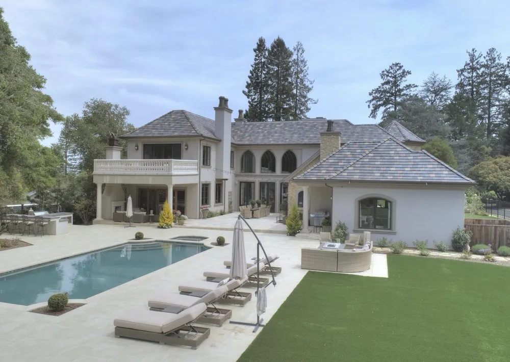 Affordable electrician providing lighting installation in ,