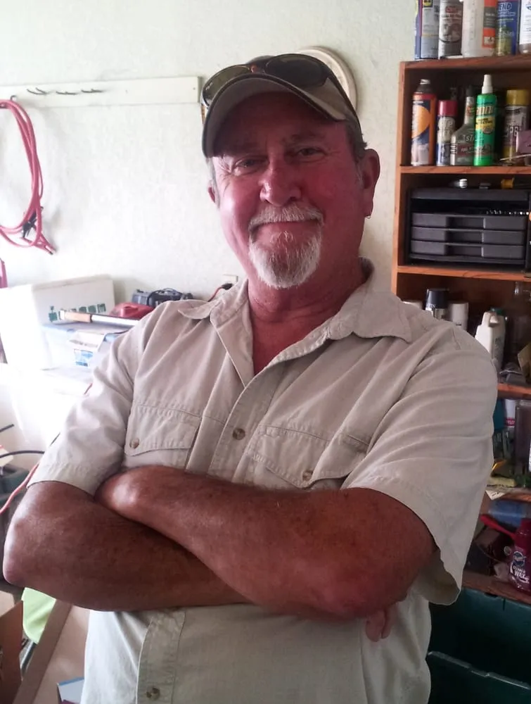 Emergency electrician providing lighting installation in ,