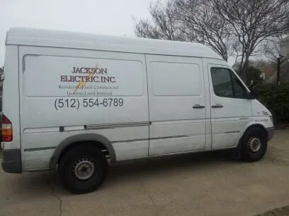 Licensed electrician providing emergency electrical service in ,