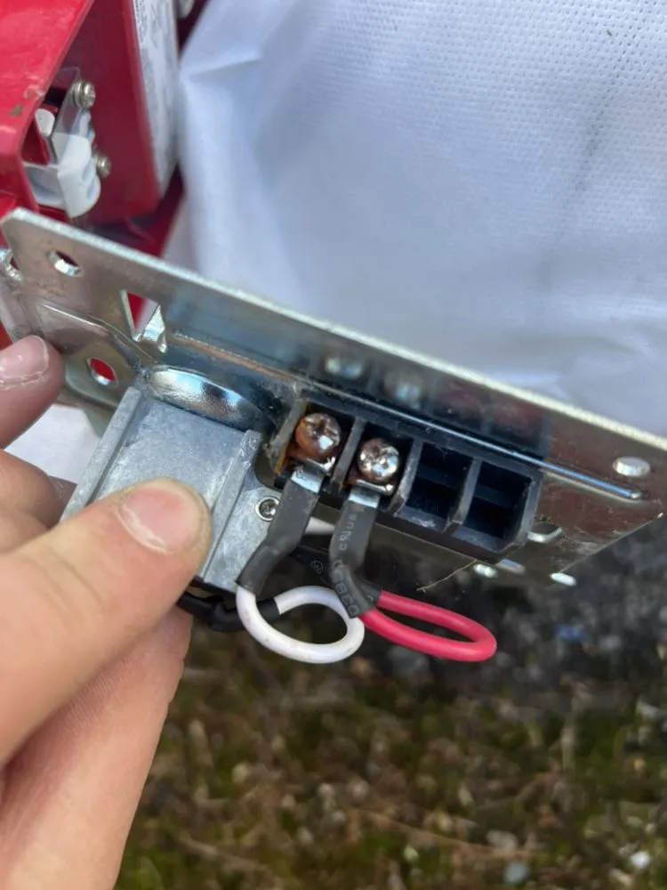 Slide of Jaden Dominski Electrician