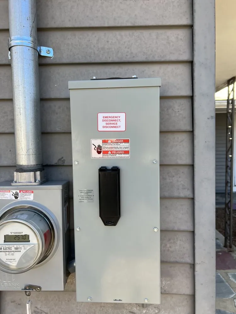 Slide of Jaden Dominski Electrician