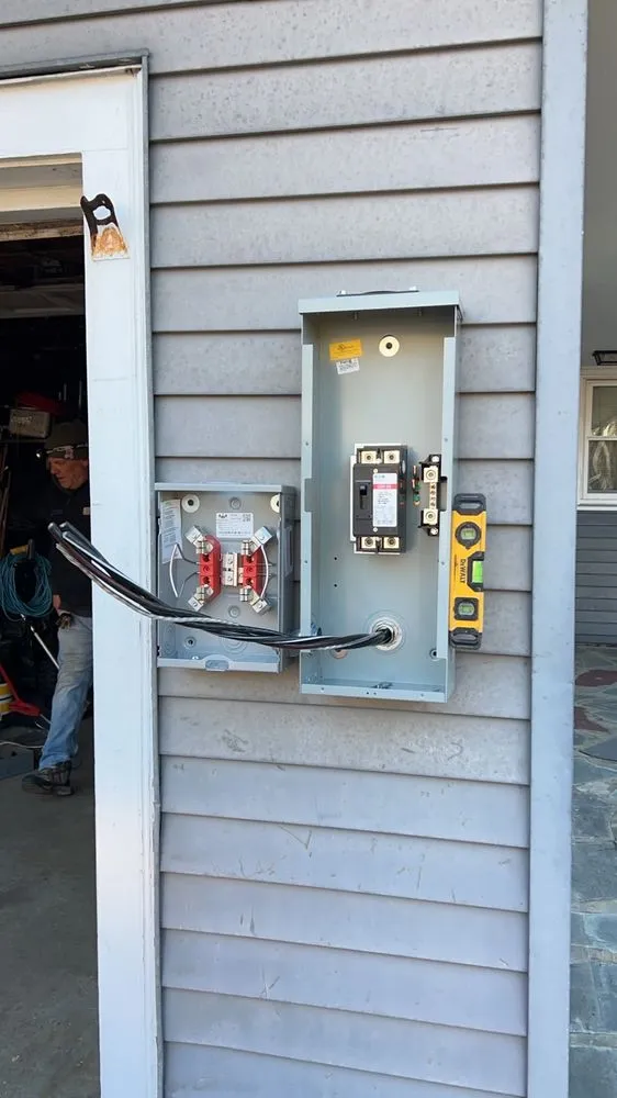 Slide of Jaden Dominski Electrician