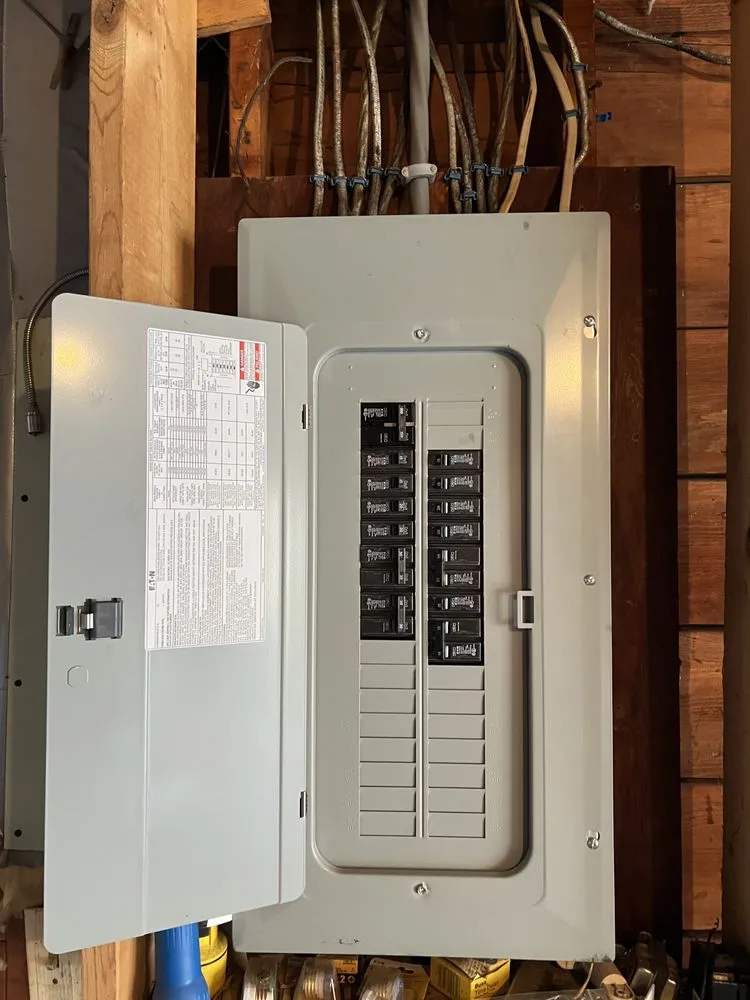 Slide of Jaden Dominski Electrician