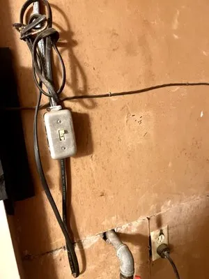 Jaime's Electric Logo