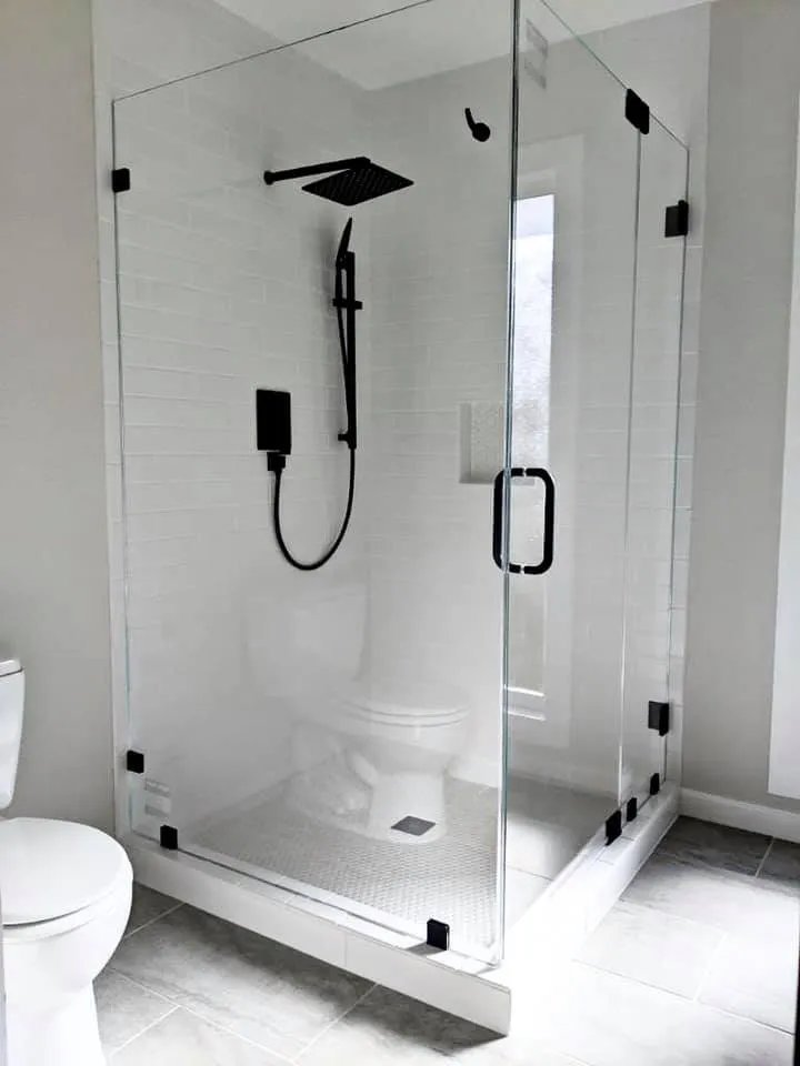 Expert electrician providing electrical repair in , 