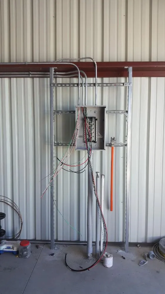 Certified electrical service for homes in lighting installation,  by 