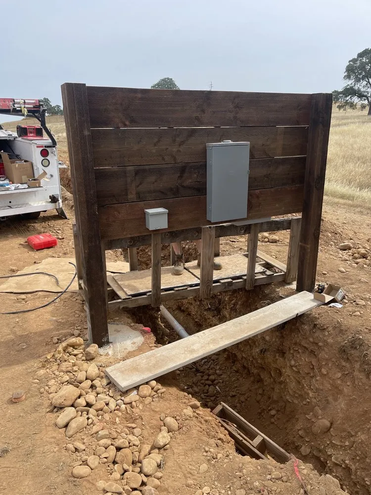 Reliable circuit breaker repair service in ,  - Janovich Electric Inc