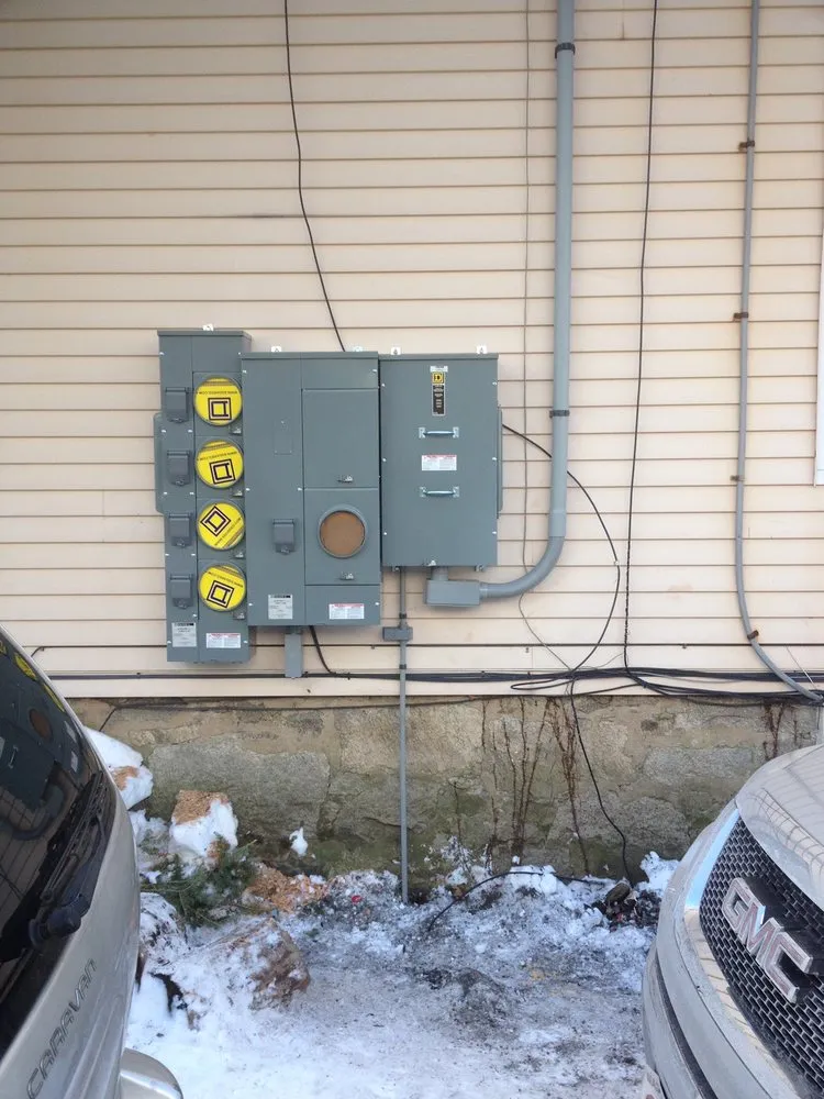 Slide of Jason Cabral Electrician