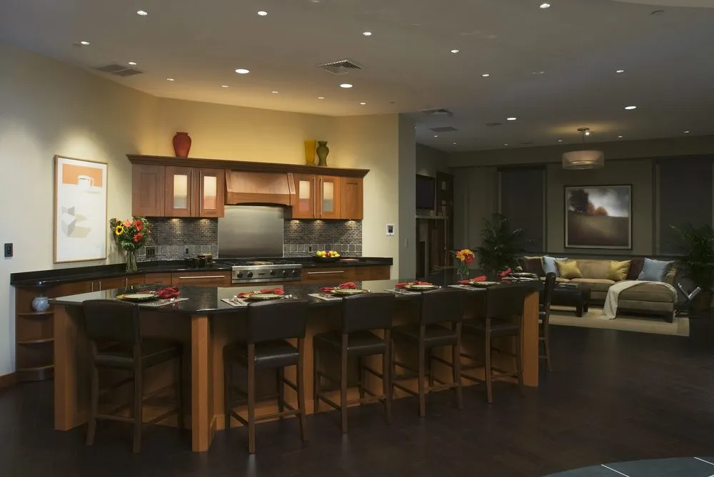 Reliable electrician providing electrical repair in , 