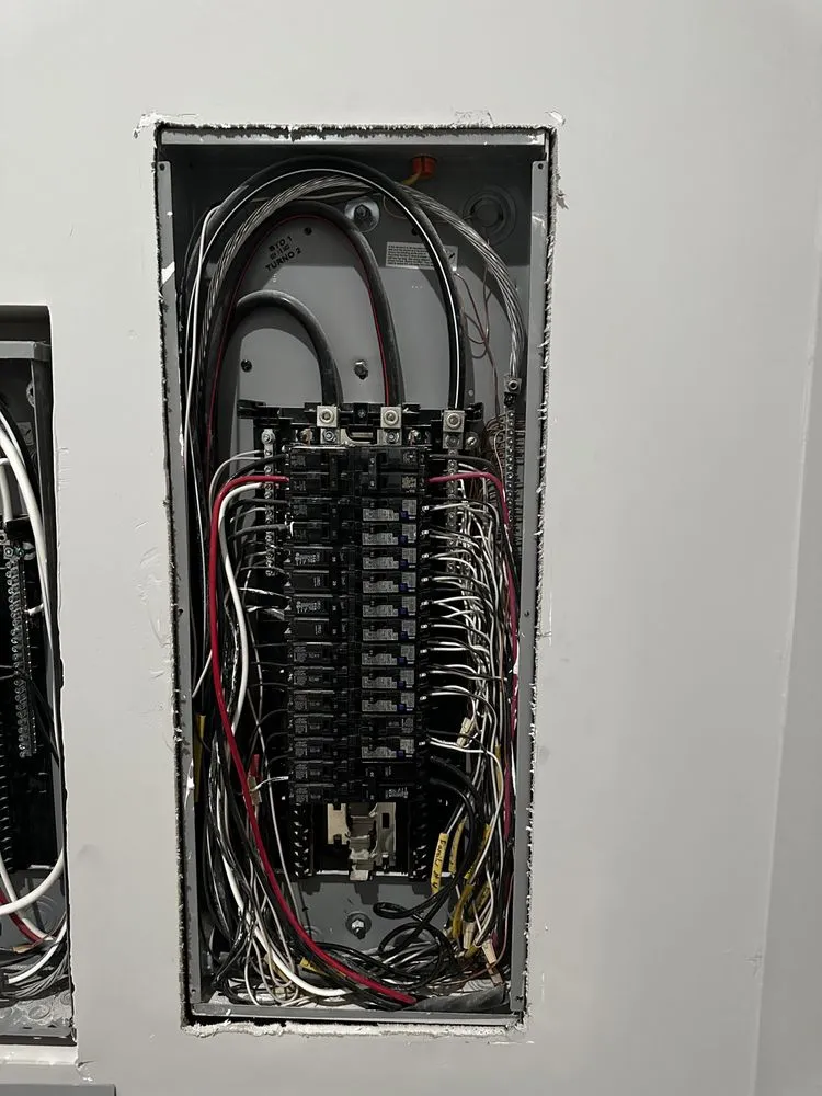 Slide of Javi Electric