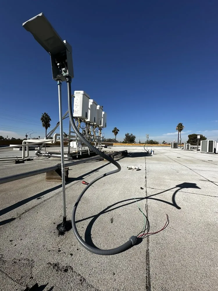 Slide of Javi Electric