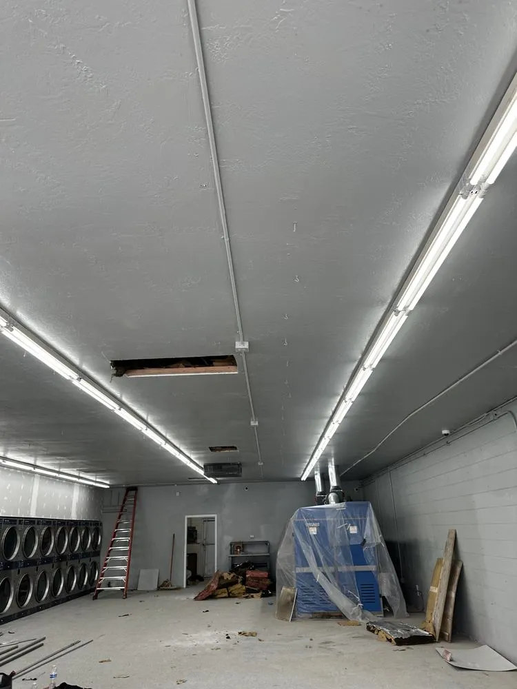 Slide of Javi Electric