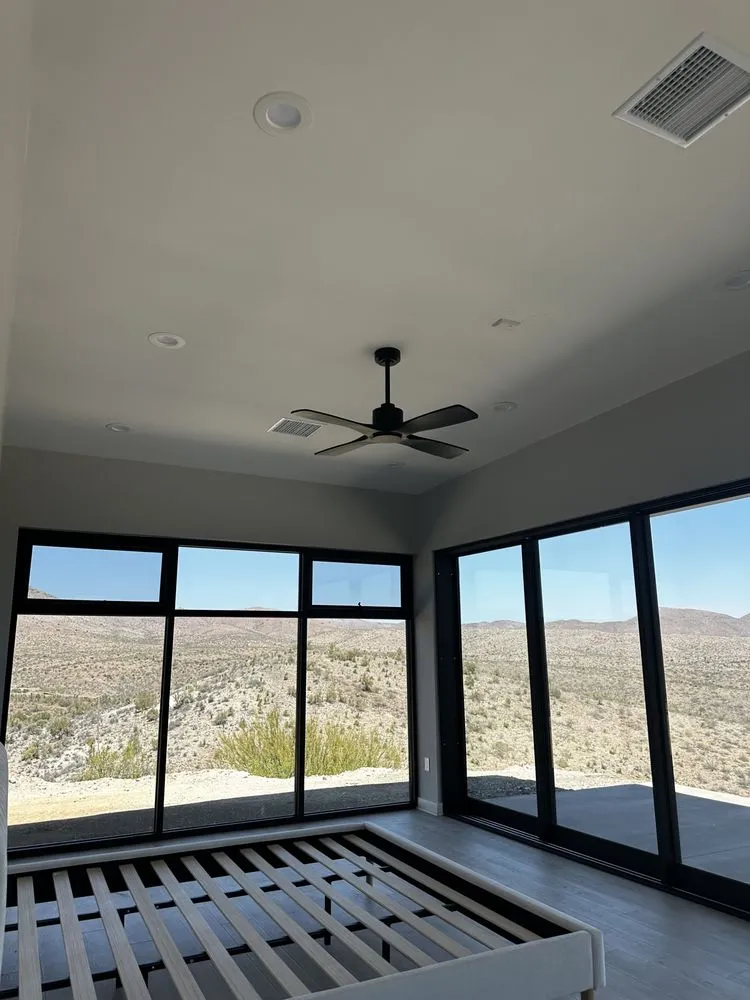 Slide of Javi Electric