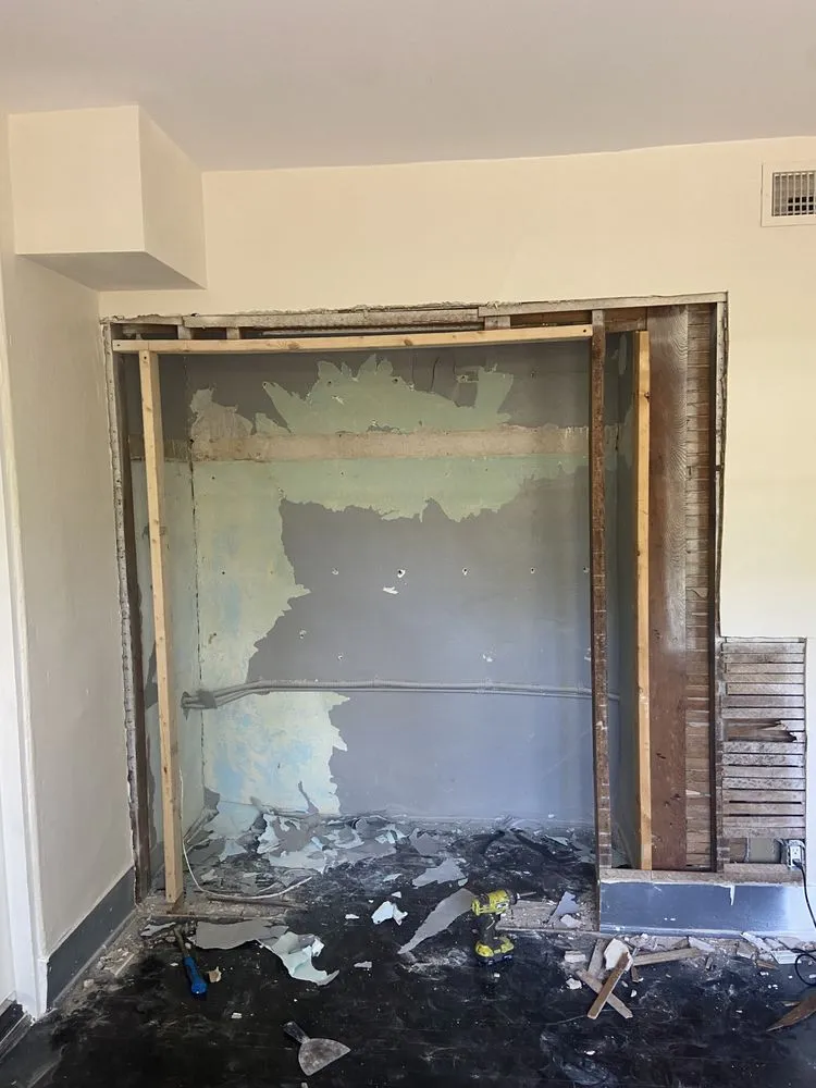 Slide of Javier Electrical & Handyman Services