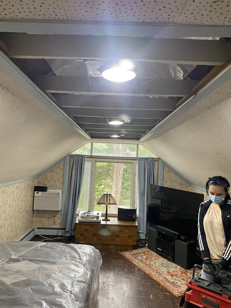 Slide of Javier Santiago Electric