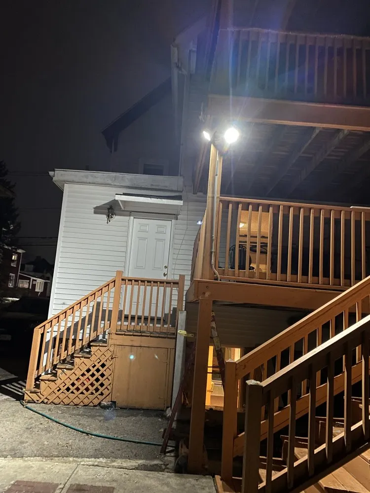 Slide of Javier Santiago Electric