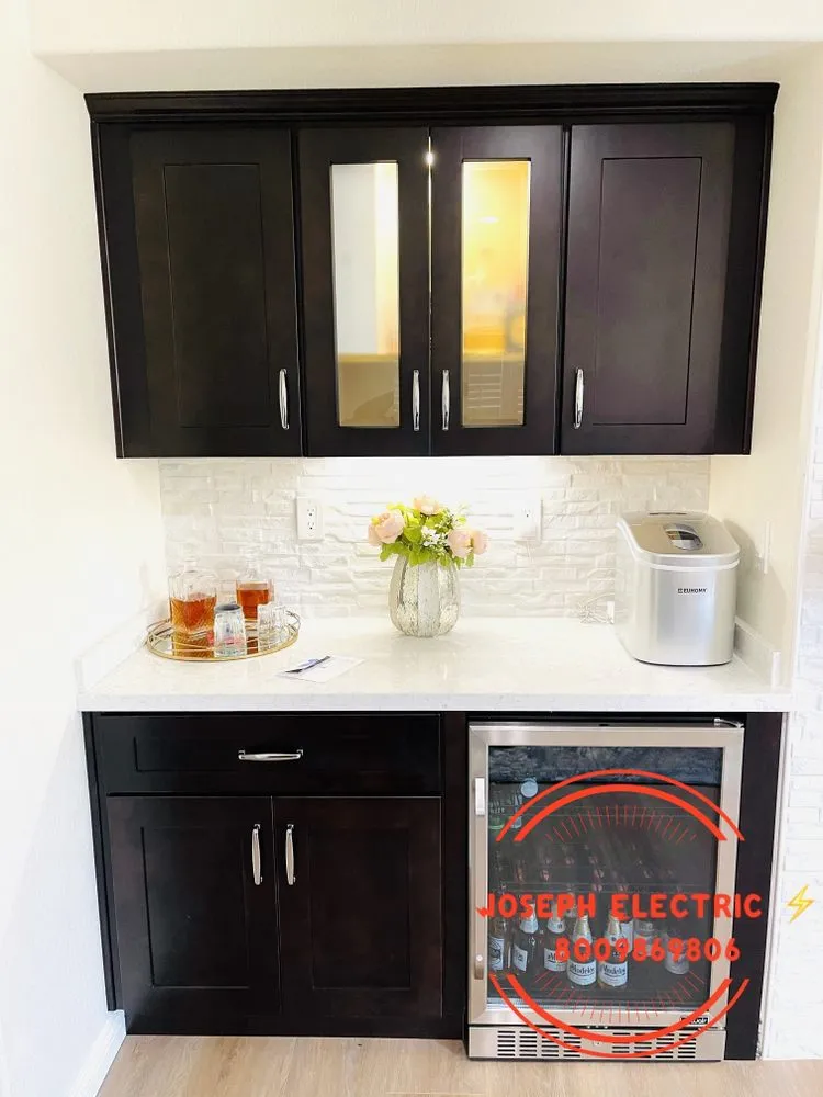 Slide of Jayo Electric