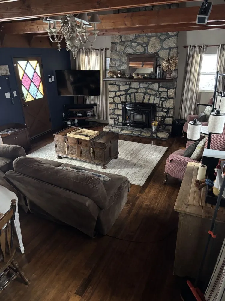 Slide of Jayslove Cleaning