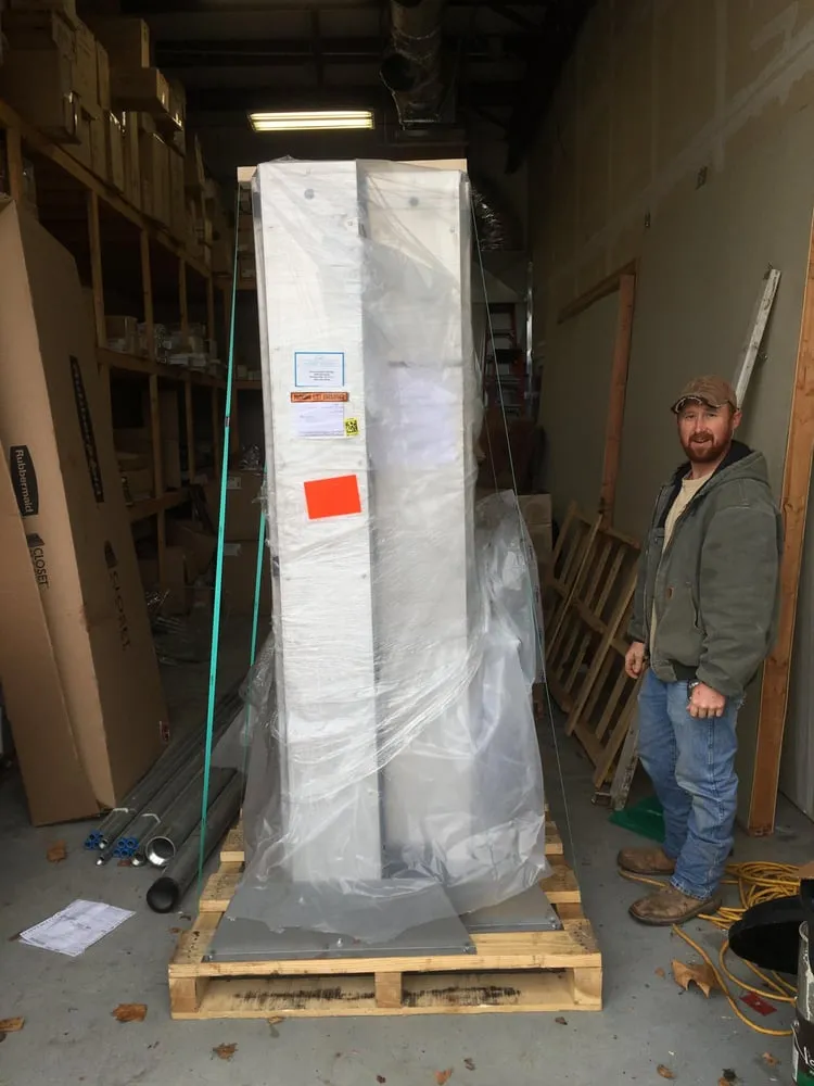 Trusted electrician providing electrical repair in , 