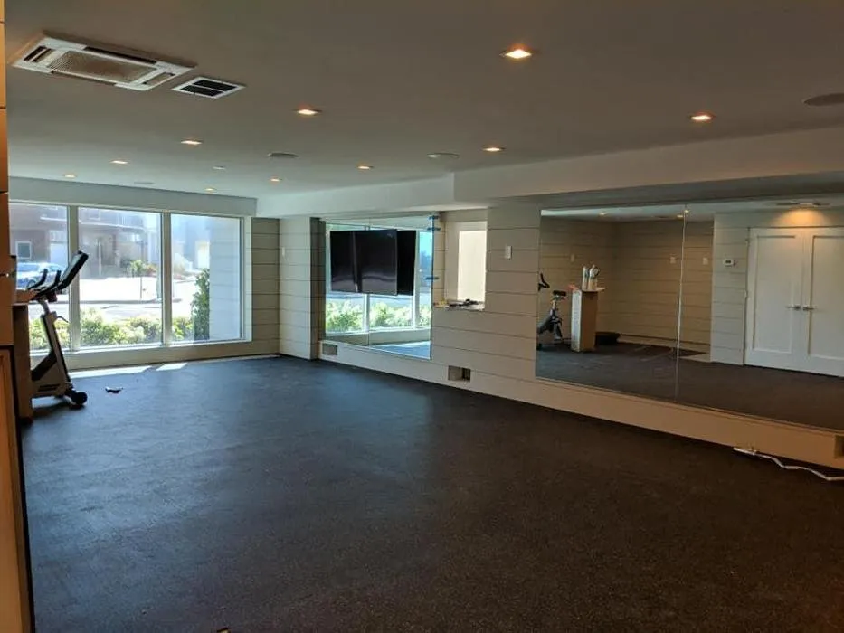 Emergency electrician providing lighting installation in , 