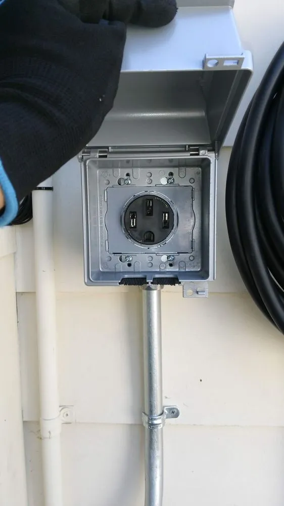 Slide of JC Alameda Electrician Services