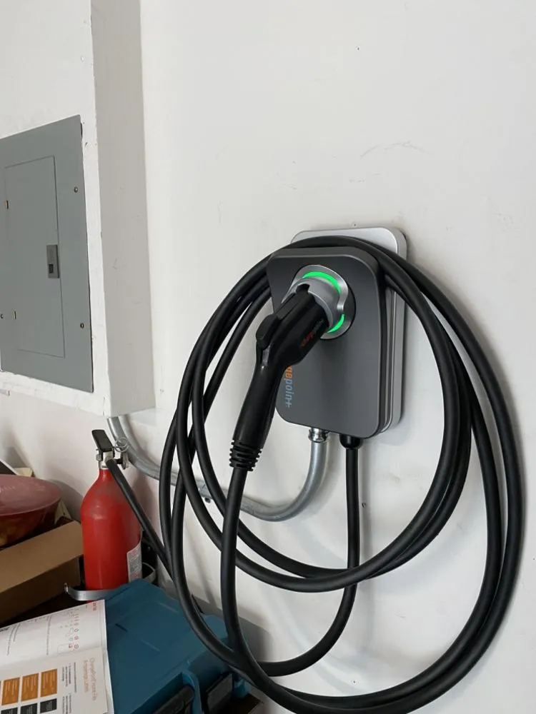 Slide of JC Alameda Electrician Services