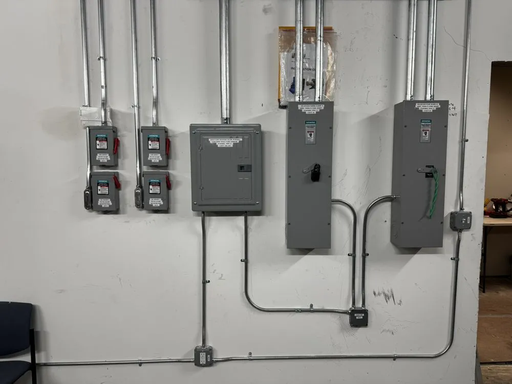 Reliable electrician providing circuit breaker repair in Huntingdon Valley, PA - JCJ Electric