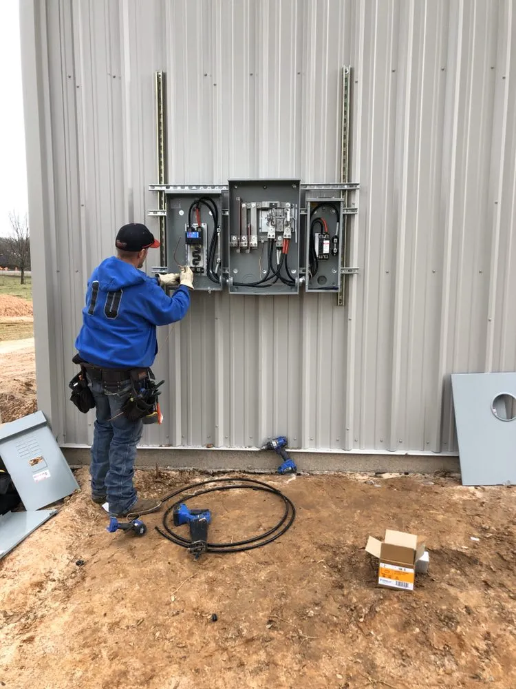 Trusted circuit breaker repair experts serving Poolville, TX - JDM Electric