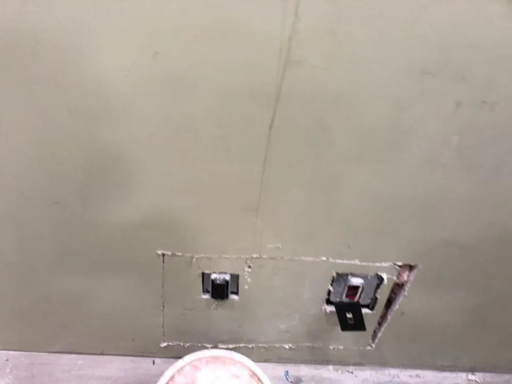 Slide of JE Electric