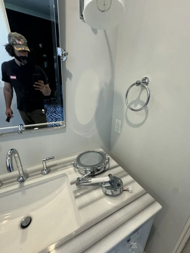 Slide of J&E Handyman Services