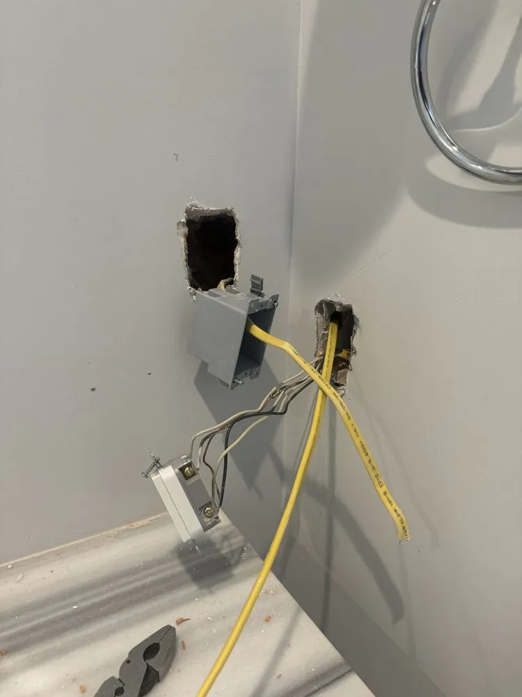 Slide of J&E Handyman Services