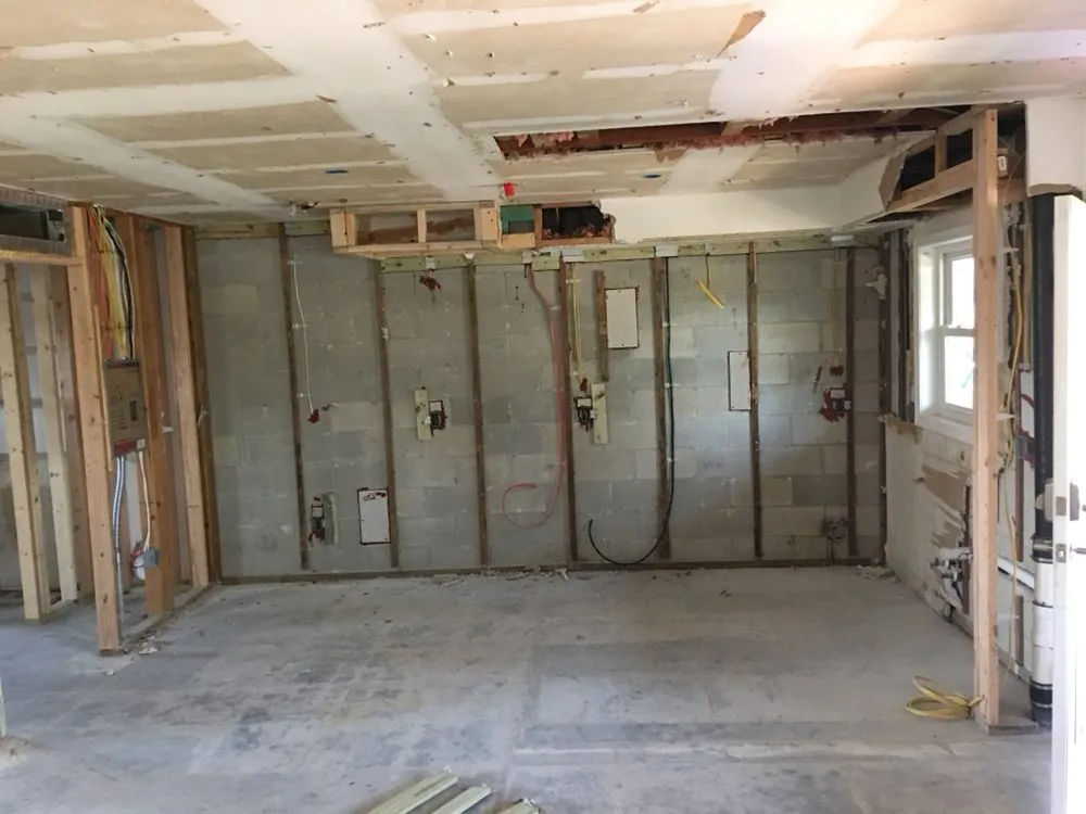 Slide of Jeec Electric