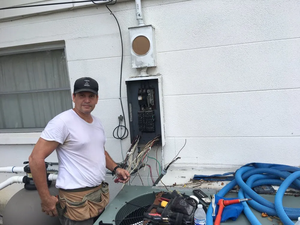 Slide of Jeec Electric