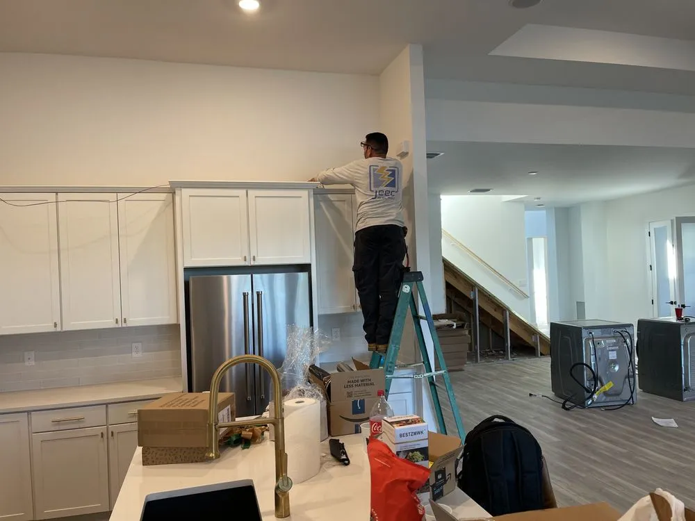 Slide of Jeec Electric