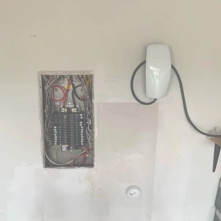 Reliable electrician providing panel upgrade in San Antonio, TX - Jeff Davis Electric