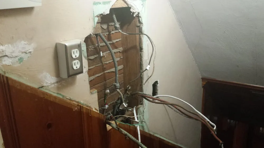 Slide of Jeff Electric