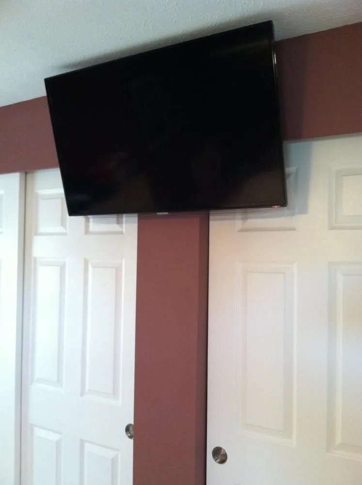 Professional electrical service for homes in emergency electrical service, by