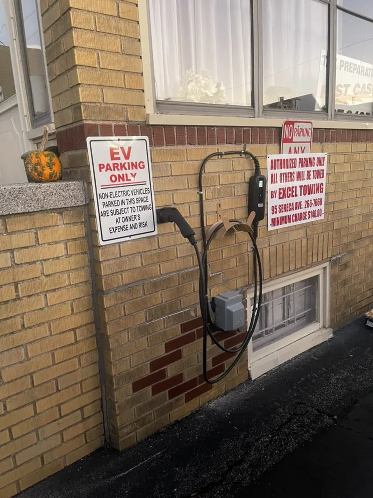 Slide of JEG Interiors