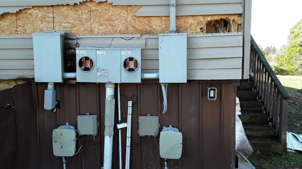 Emergency electrician providing outlet and switch repair in Adolphus, KY - J.E.J Enterprises